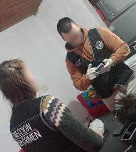 Hallaron un celular y chats vinculados al excomisario prófugo buscado por abuso sexual en Posadas