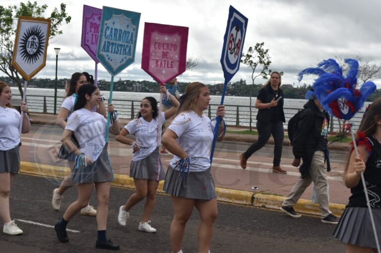 La Estudiantina Posadeña completó su última prueba piloto con los 33 colegios listos para los…