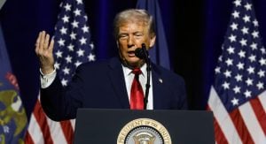 Trump dijo que su gobierno podría revisar la postura de…