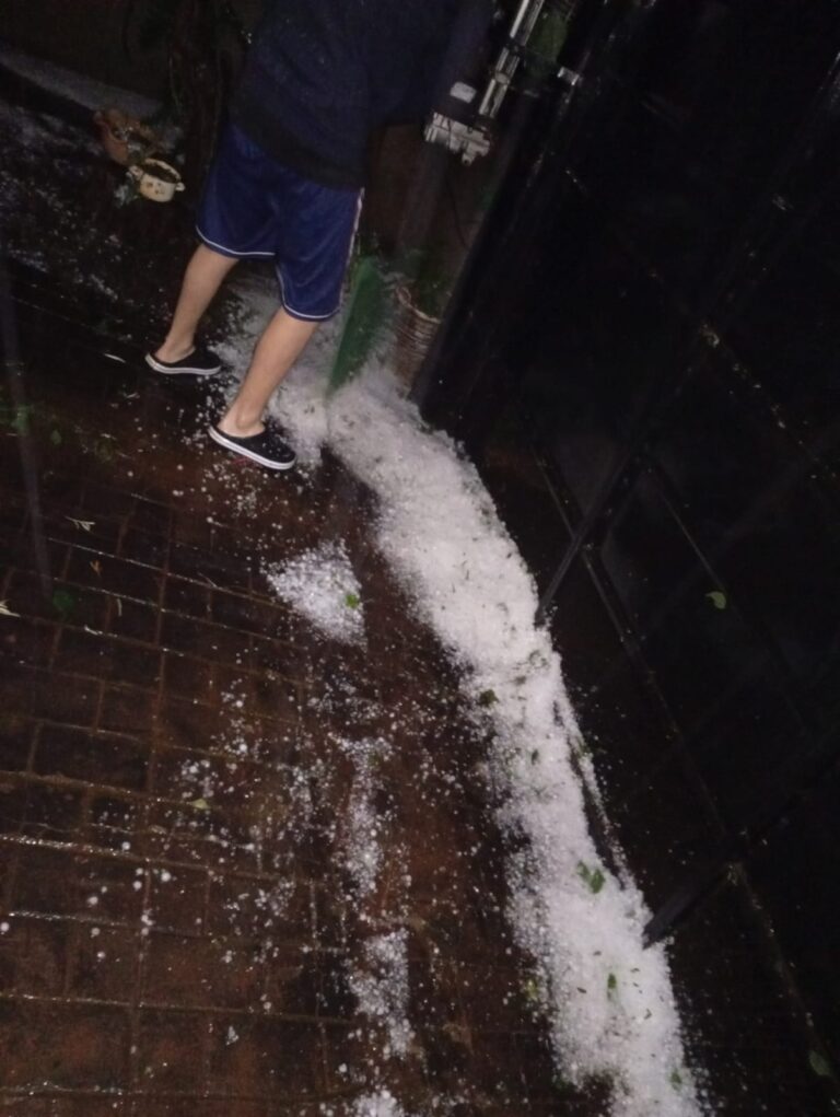 Temporal en Misiones: granizo, lluvias torrenciales y una familia evacuada en Dos de Mayo